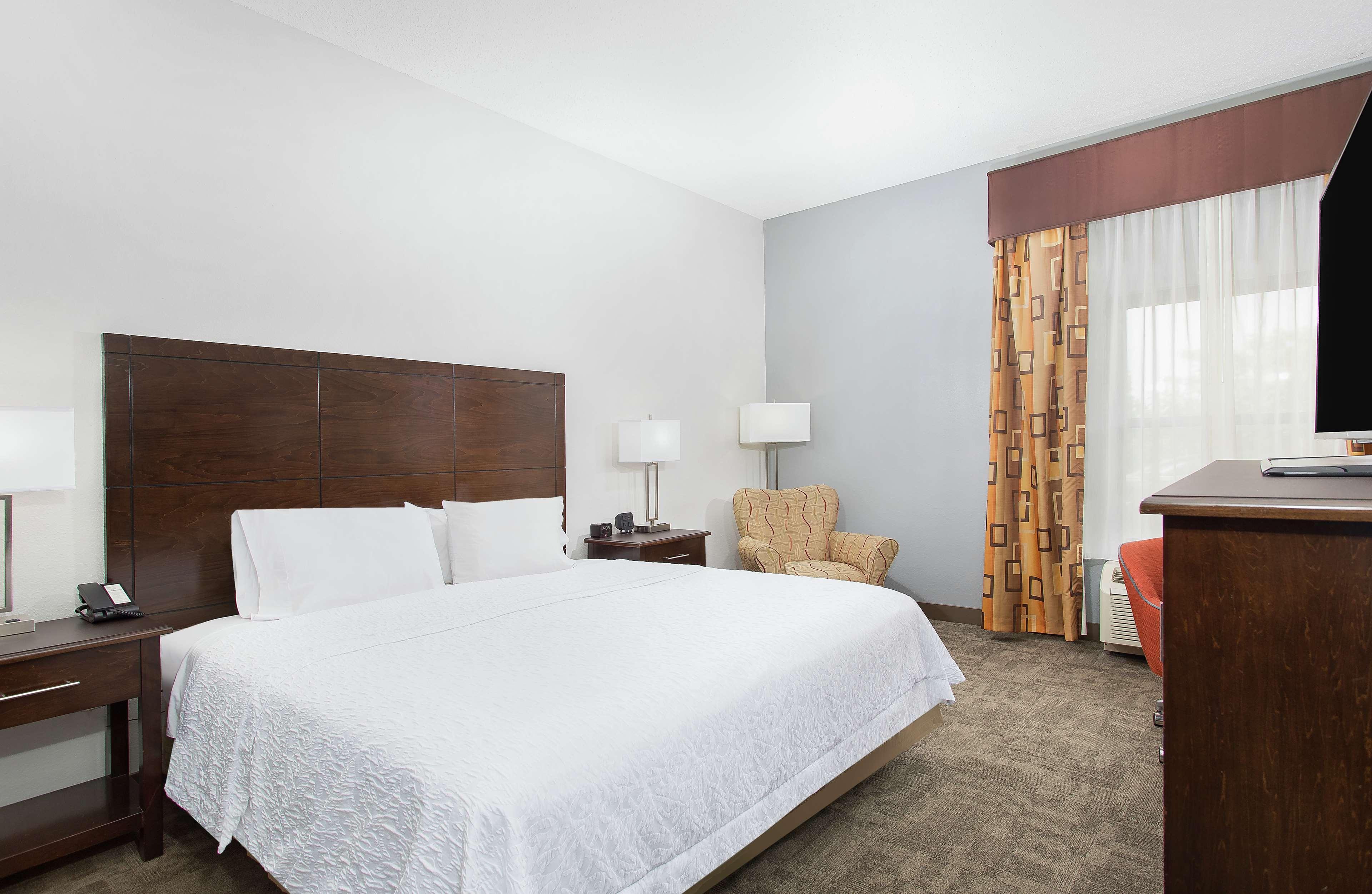 Hampton Inn Каллмен Экстерьер фото
