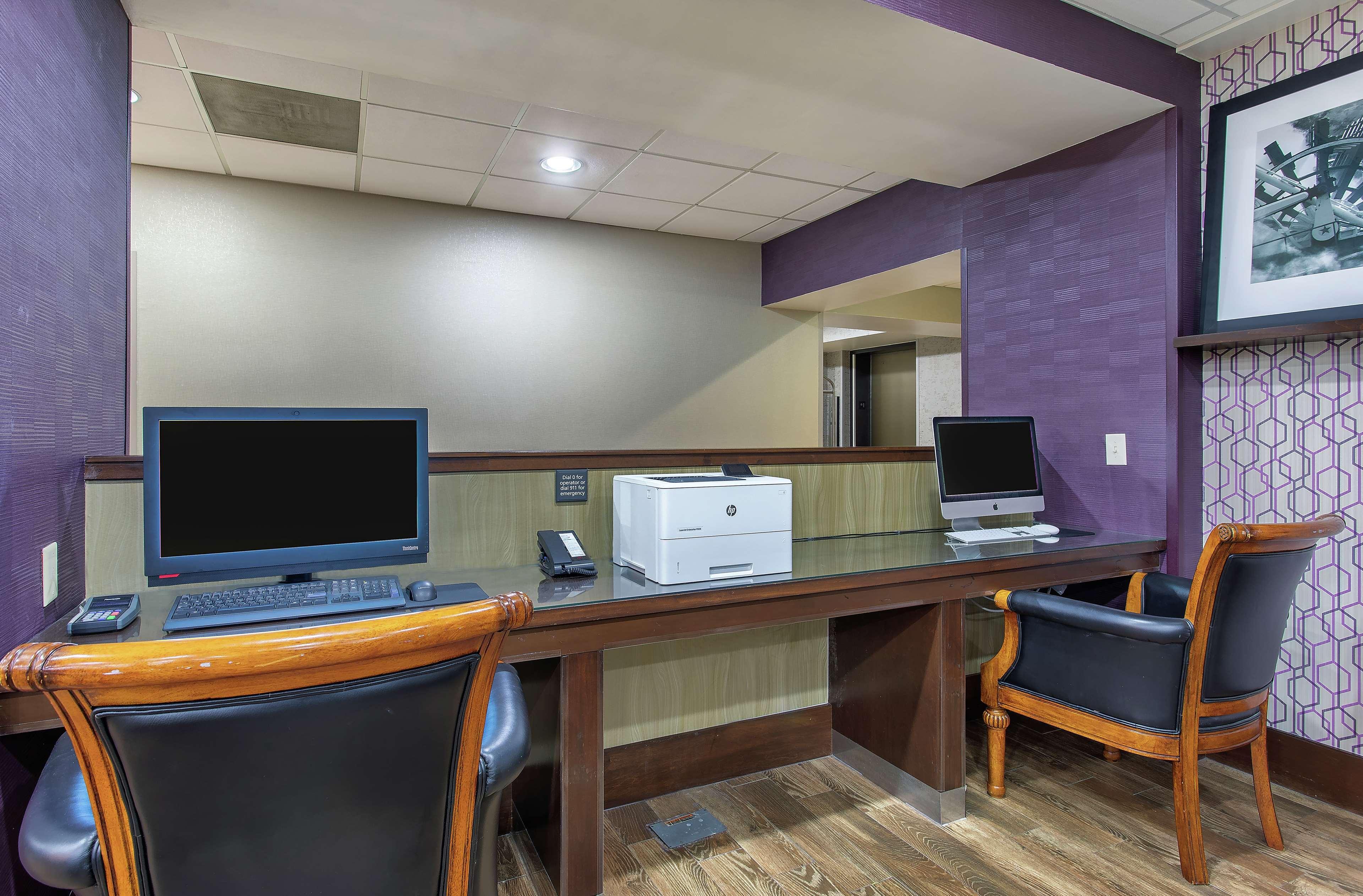 Hampton Inn Каллмен Экстерьер фото