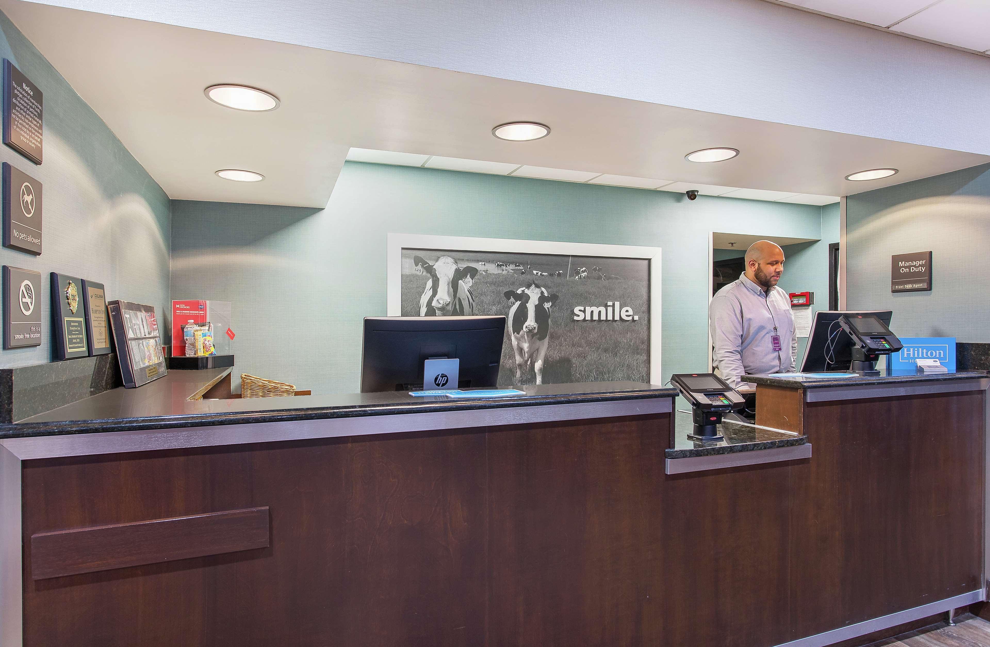 Hampton Inn Каллмен Экстерьер фото