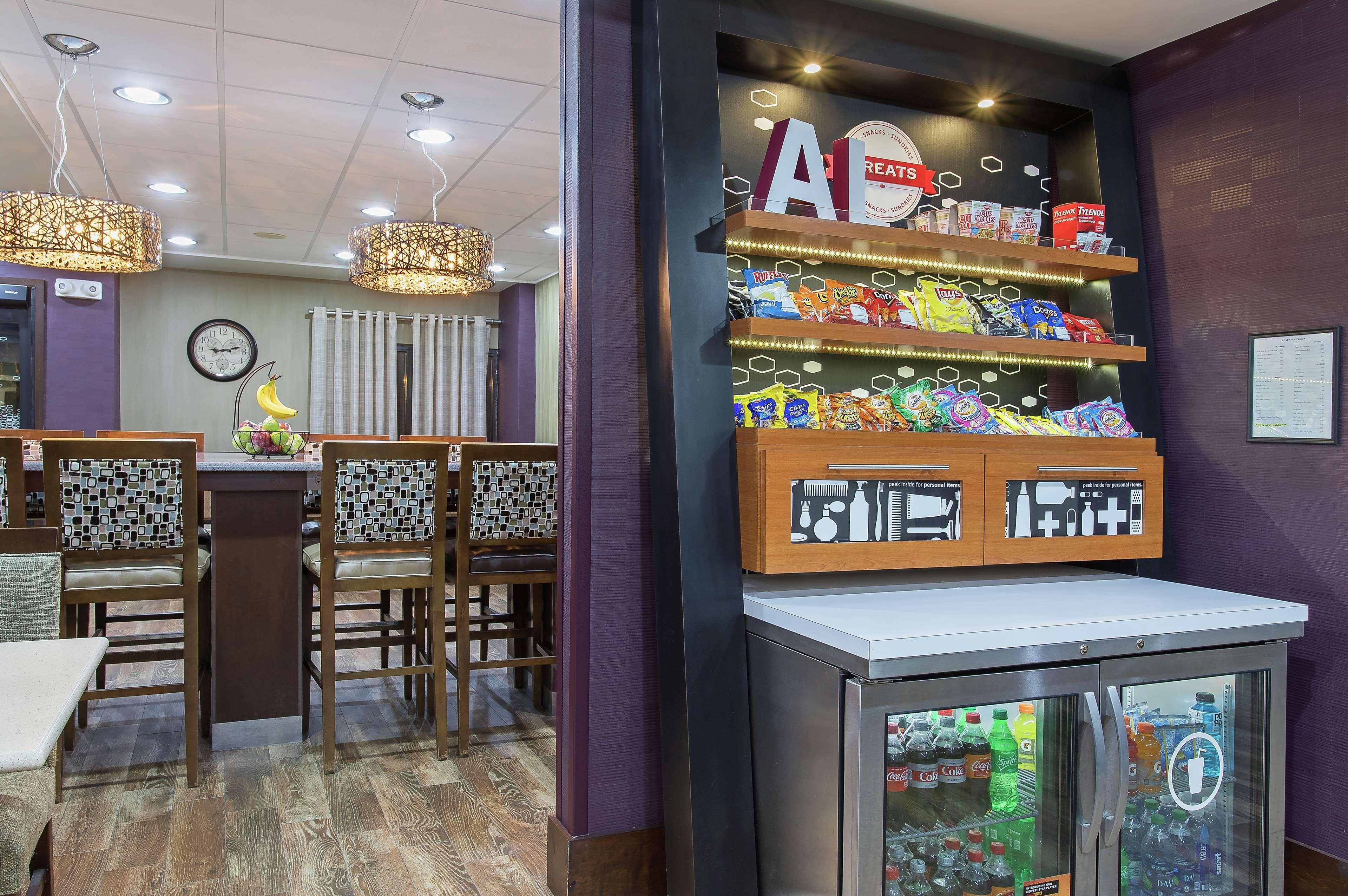 Hampton Inn Каллмен Экстерьер фото