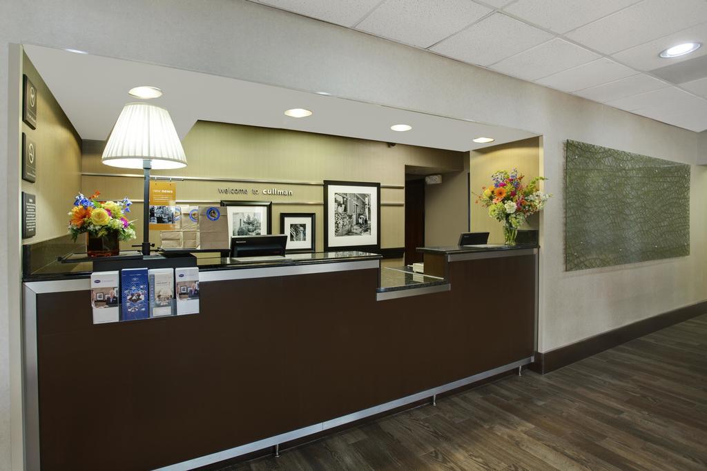 Hampton Inn Каллмен Экстерьер фото