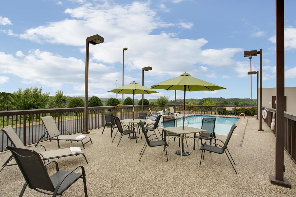 Hampton Inn Каллмен Экстерьер фото