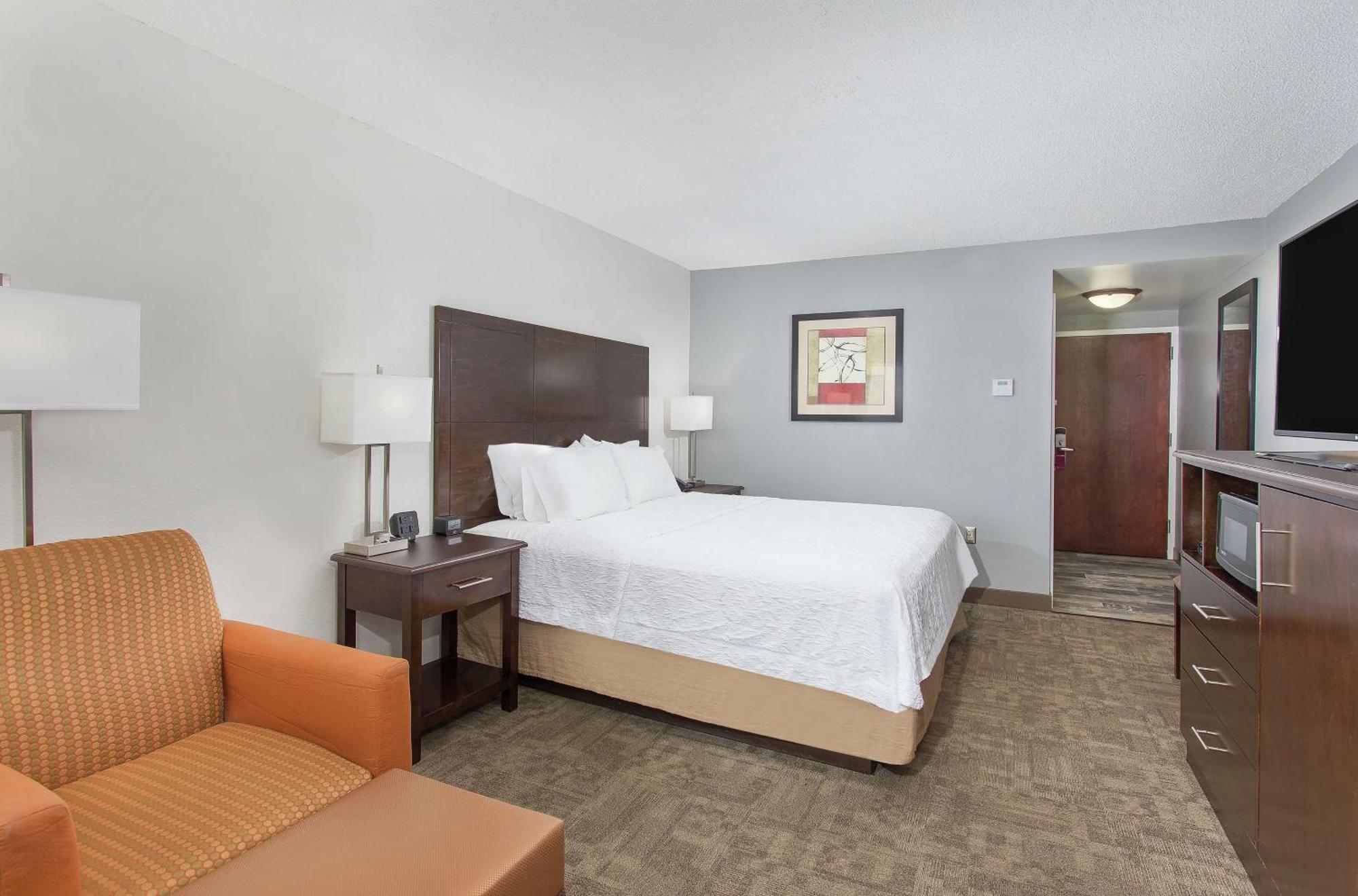 Hampton Inn Каллмен Экстерьер фото
