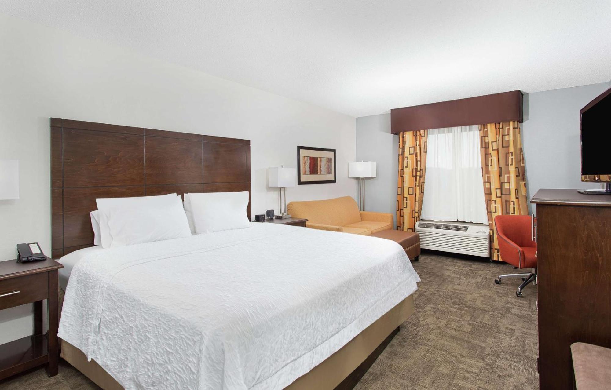 Hampton Inn Каллмен Экстерьер фото