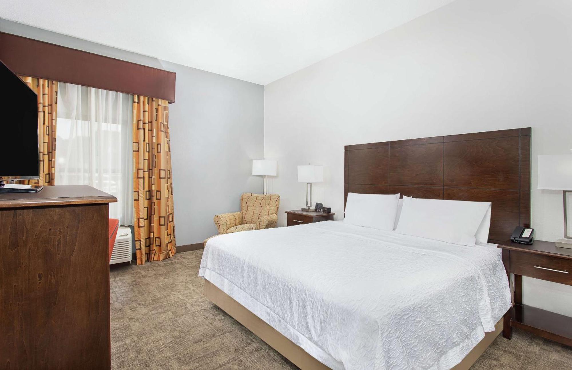 Hampton Inn Каллмен Экстерьер фото