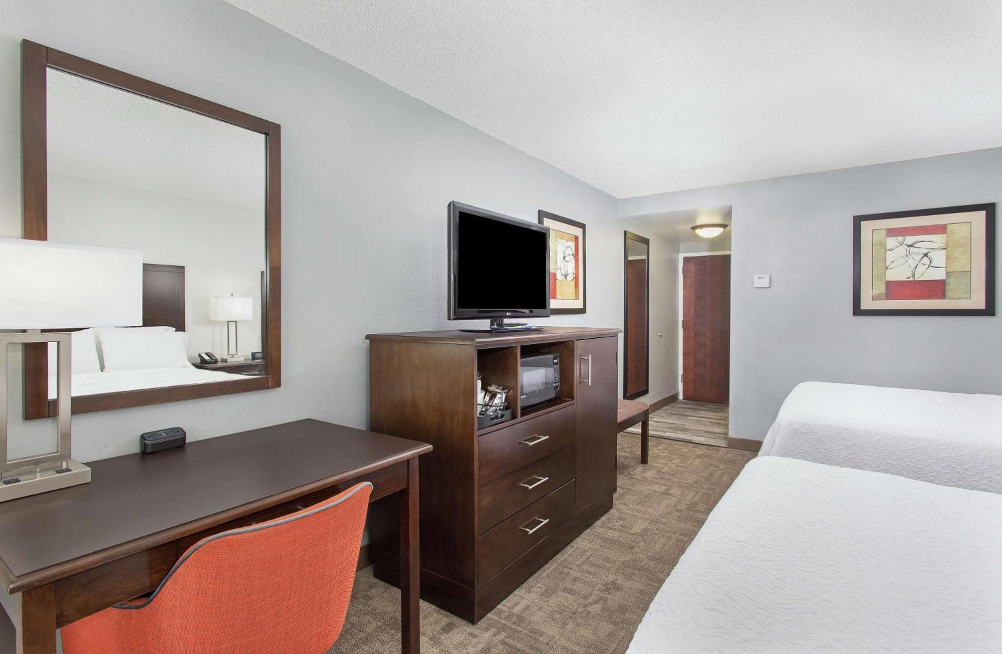 Hampton Inn Каллмен Экстерьер фото