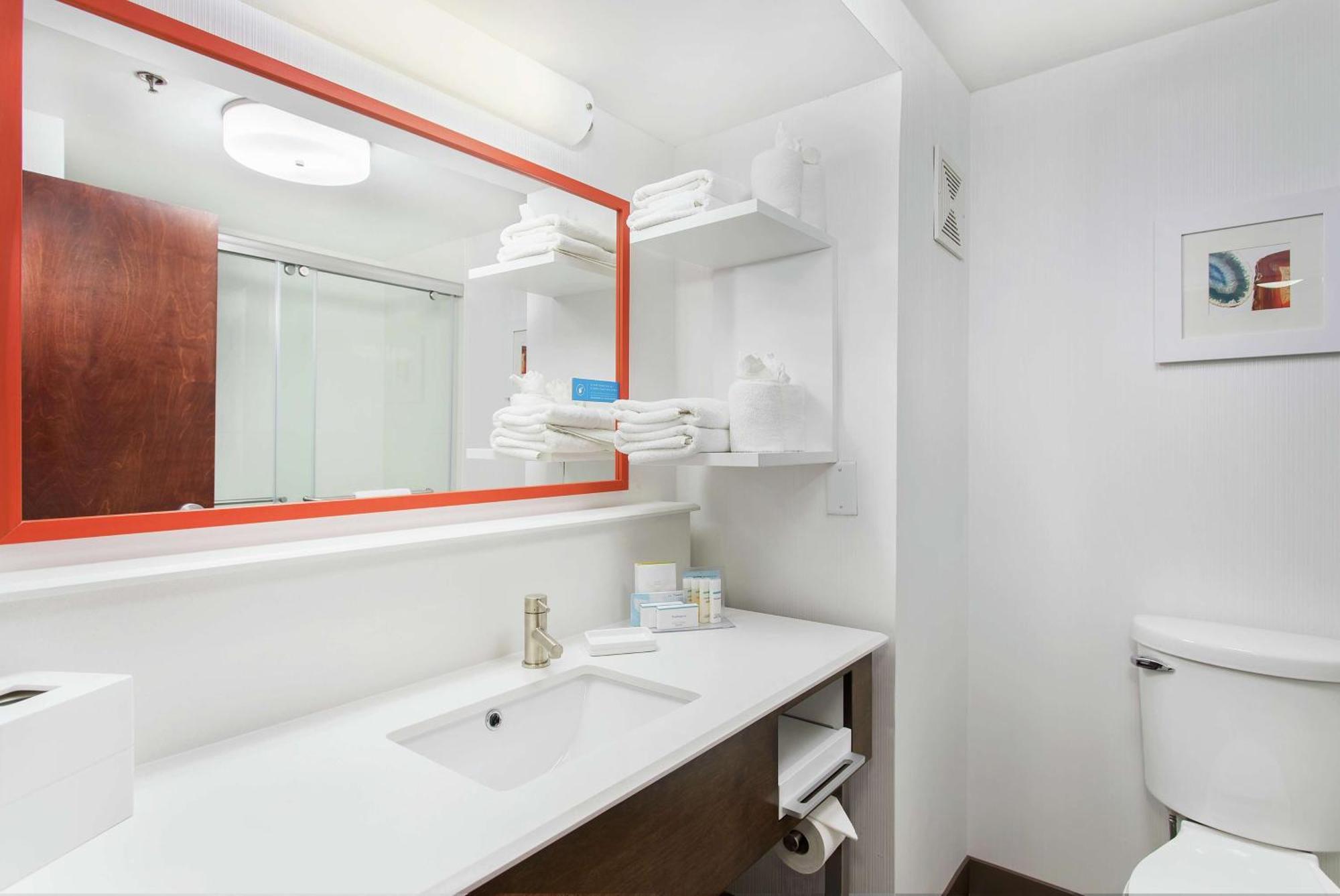 Hampton Inn Каллмен Экстерьер фото