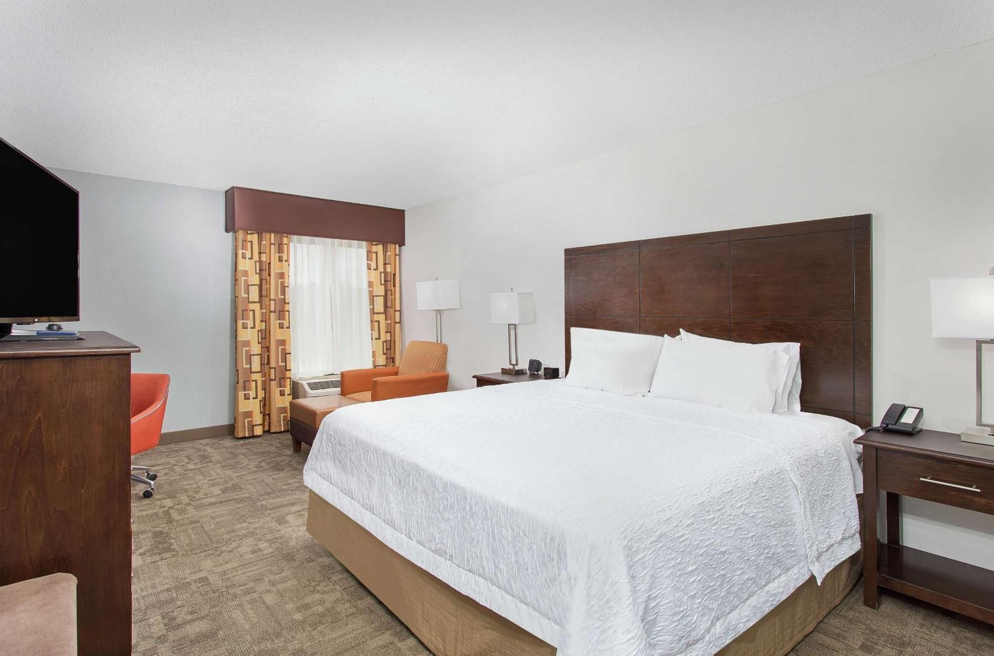Hampton Inn Каллмен Экстерьер фото